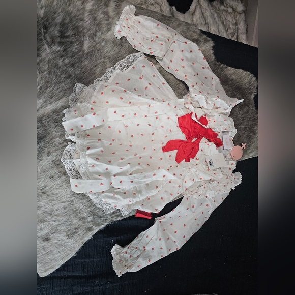 SELKIE La Fraise Strawberry Shortcake Cake Shop, Strapless Mini Dress with Shrug - Picture 6 of 8